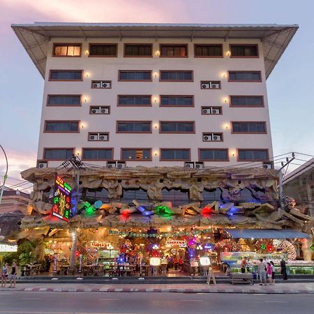 Tiger Hotel Patong Bagian luar foto