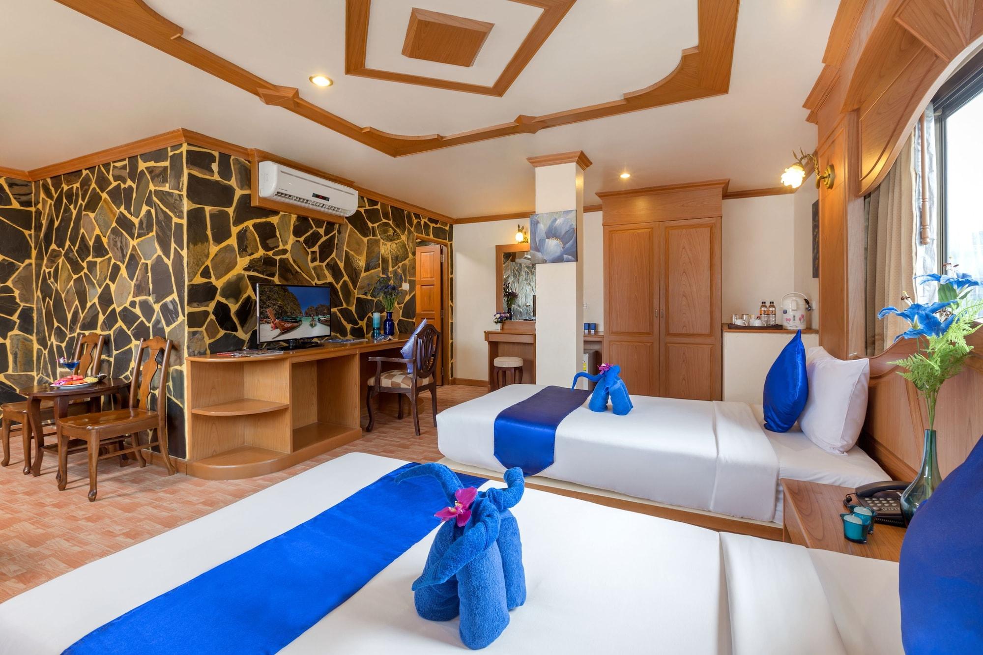 Tiger Hotel Patong Bagian luar foto