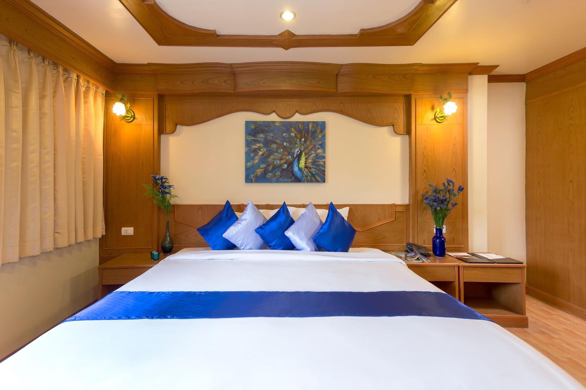 Tiger Hotel Patong Bagian luar foto