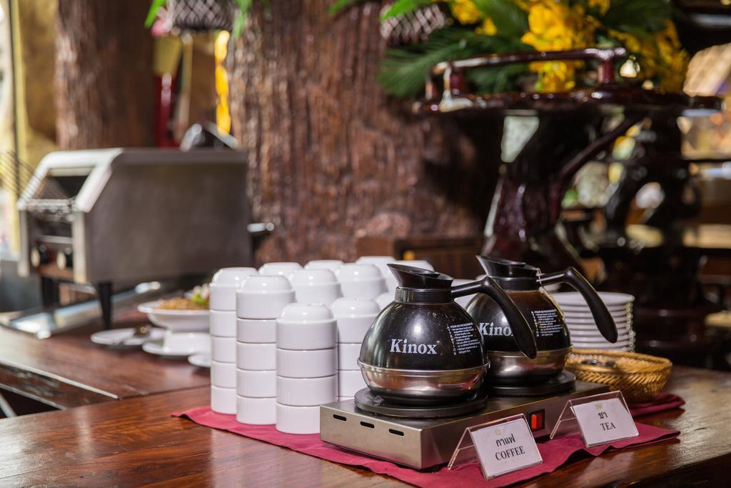 Tiger Hotel Patong Bagian luar foto